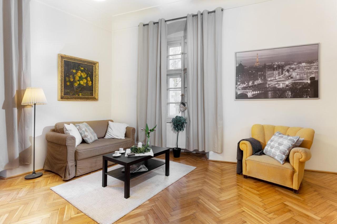 Classy Charles Bridge Apartmán Praha